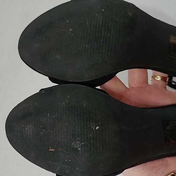 💥3for$12💥 Steve Harvey Celebrity Edition black suede ankle strap heels size 9 - Picture 7 of 10